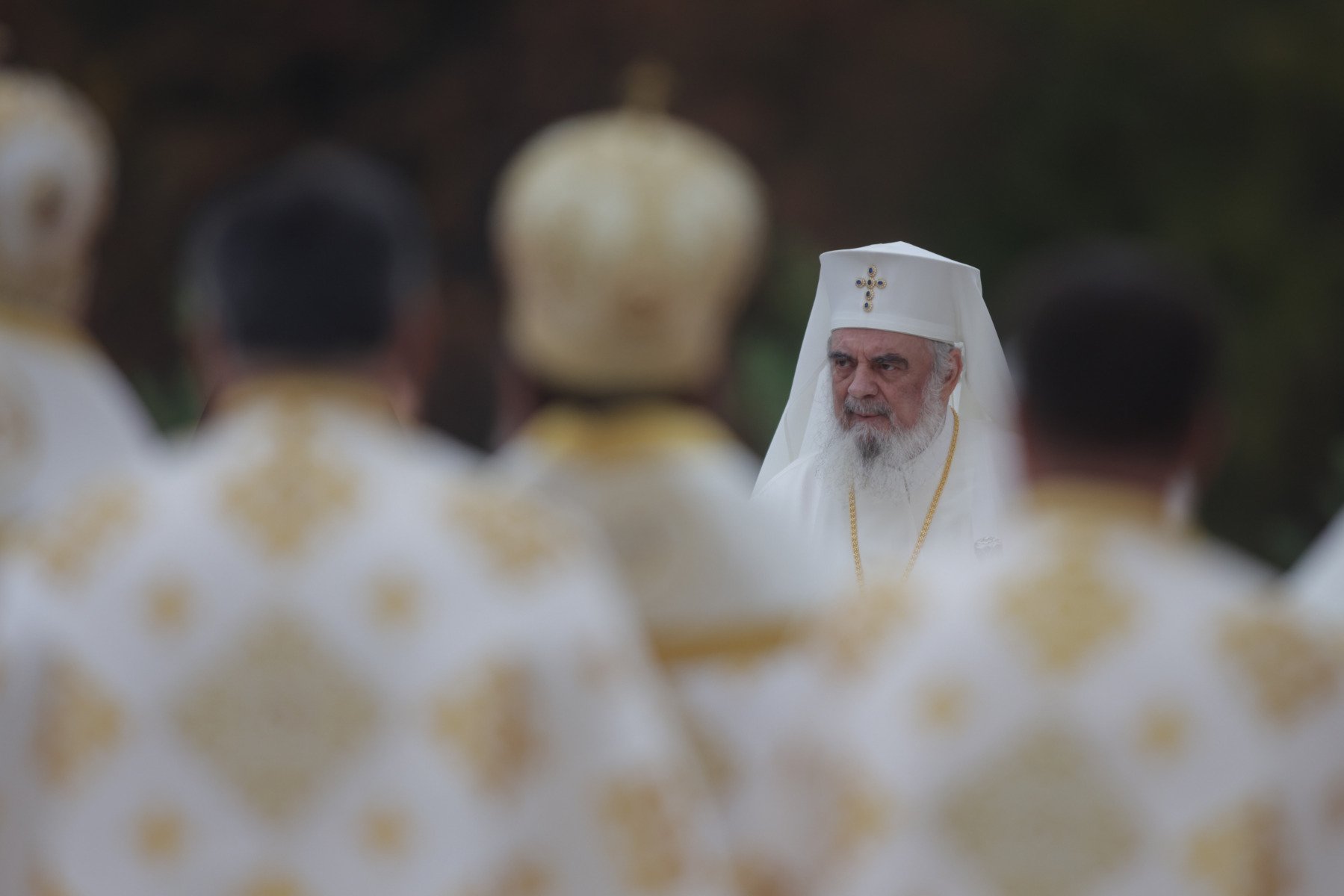 Patriarhul Bisericii Ortodoxe Române, Preafericitul Părinte Daniel, a transmis cu ocazia Anului Nou 2026 și a Sărbătorii Botezului Domnului un mesaj video încărcat de emoție și speranțe pentru credincioși