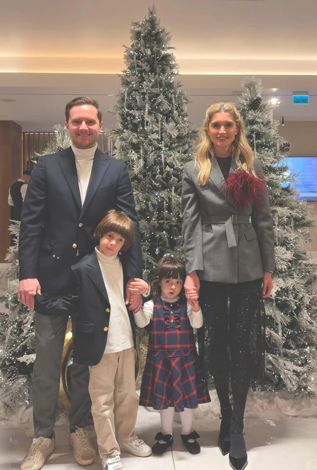 Primarul Stelian Bujduveanu le urează craciun fericit cetățenilor: ‘Sărbători cu pace, familie și recunoștință’