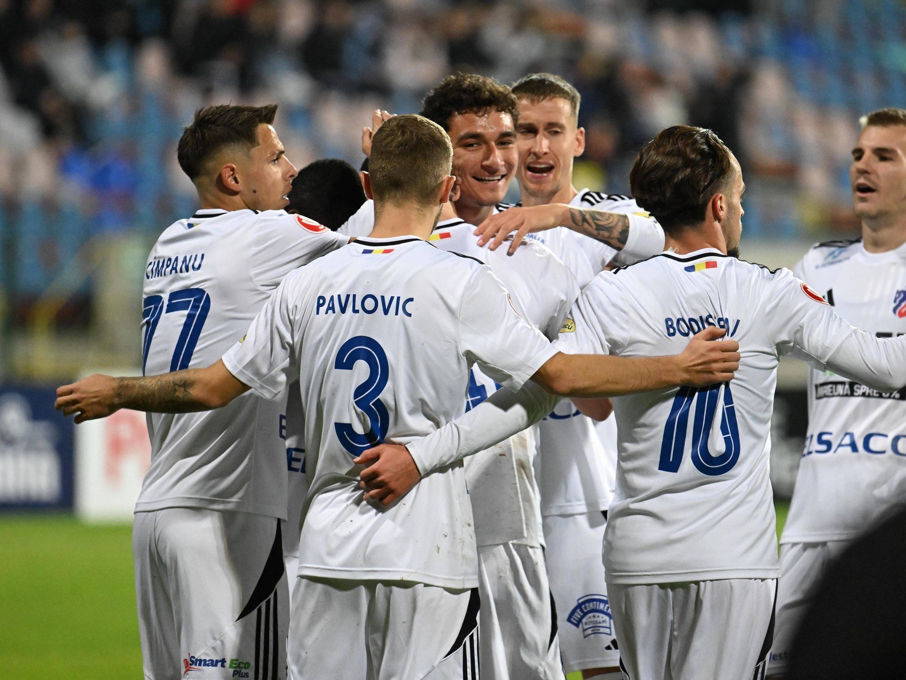 Patronul FC Botoșani își propune întărirea echipei cu staruri românești: Alibec și Dugandzic, pe radarul clubului Valeriu Iftime, patronul echipei FC Botoșani, a anunțat recent intenția de a aduce înapoi în România doi fotbaliști care au demonstrat că pot face diferența pe teren: Marko Dugandzic și Denis Alibec