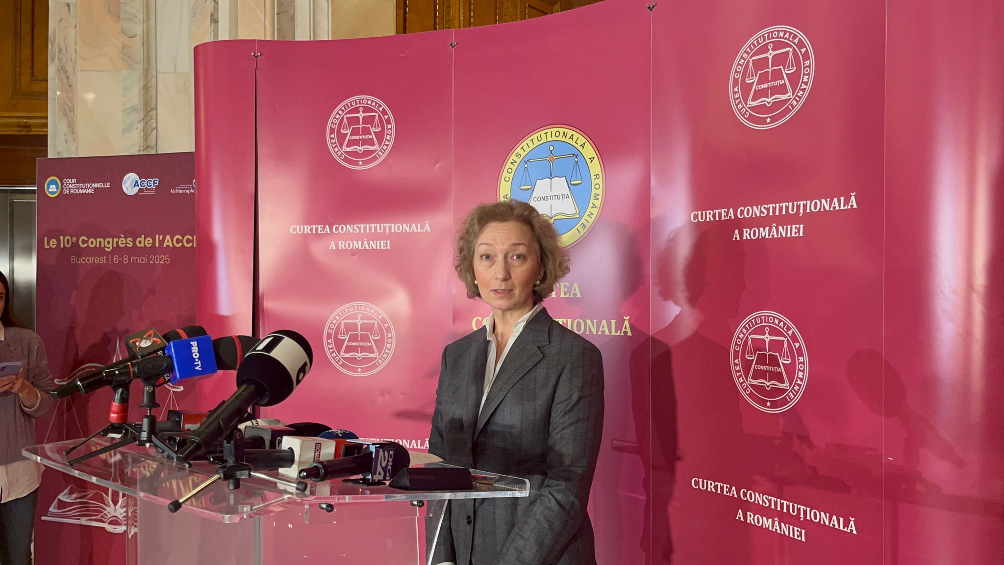 Ședința CCR amânată din lipsă de cvorum Ședința de luni a Curții Constituționale a României (CCR) a fost amânată din nou din cauza lipsei de cvorum, după ce patru judecători propuși de PSD au boicotat întâlnirea