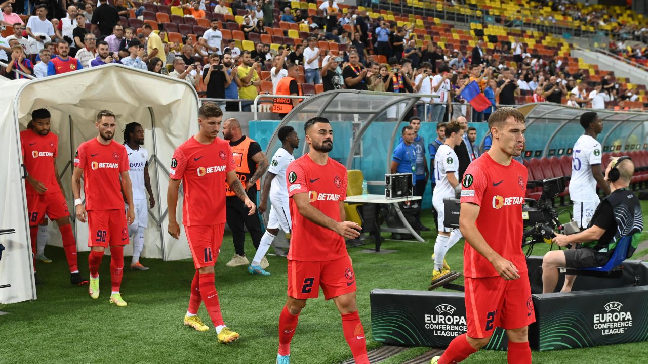 Transferul fulger al unui jucător: De la FCSB la Liga 3 Un caz recent din fotbalul românesc subliniază volatilitatea carierelor tinerilor fotbaliști