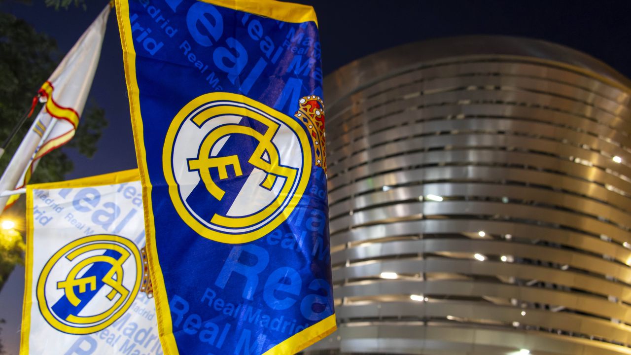 Real Madrid caută soluții rapide pe piața transferurilor Real Madrid, una dintre cele mai titrate echipe din fotbalul mondial, își intensifică eforturile pentru a îmbunătăți echipa, dorind să rezolve un post problematic din linia sa de apărare