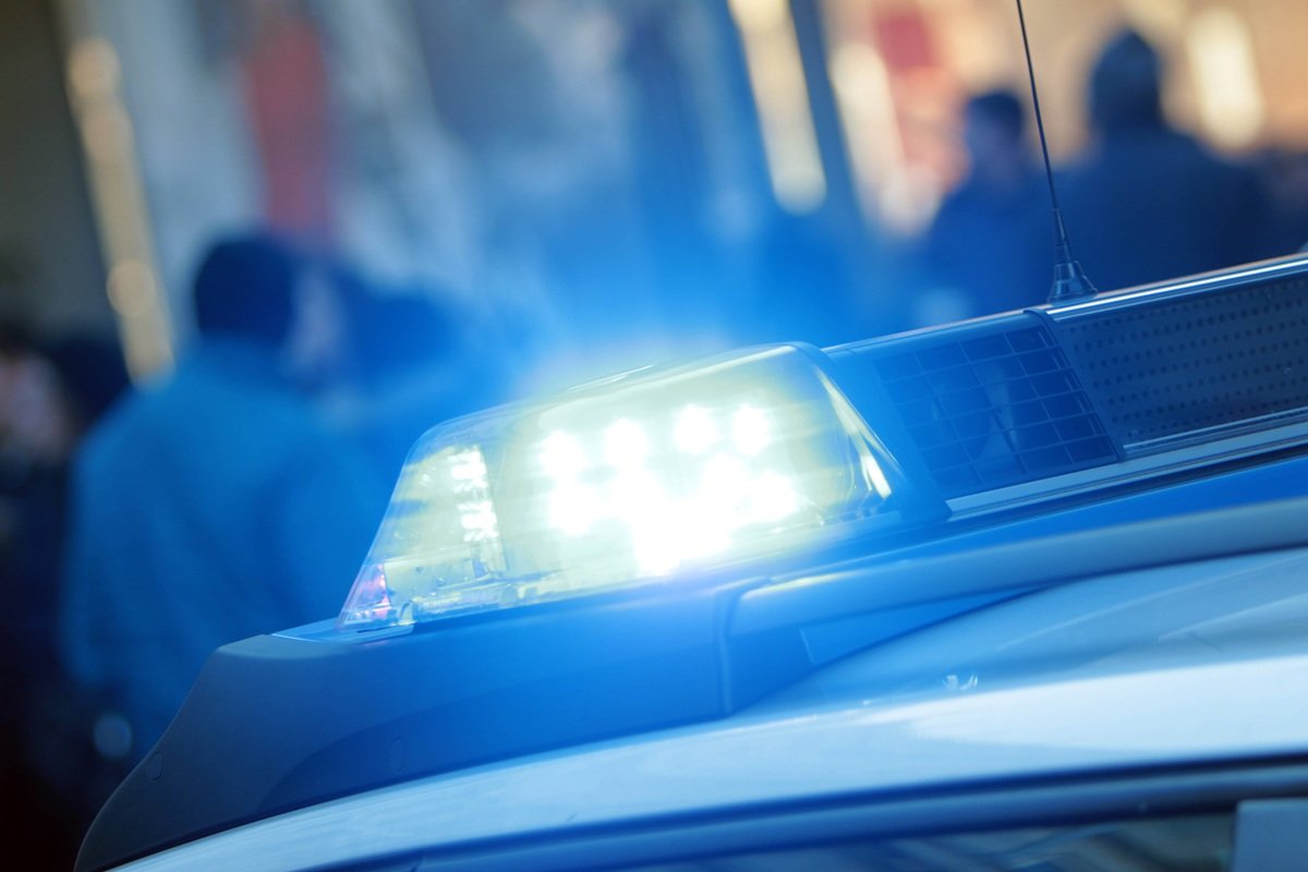 Silvestrele tumultoase din Duisburg și Essen: Poliția se pregătește pentru o noapte agitată În fiecare an, noaptea de Anul Nou transformă străzile orașelor din NRW într-un adevărat câmp de luptă, iar cele două orașe, Essen și Duisburg, nu fac excepție