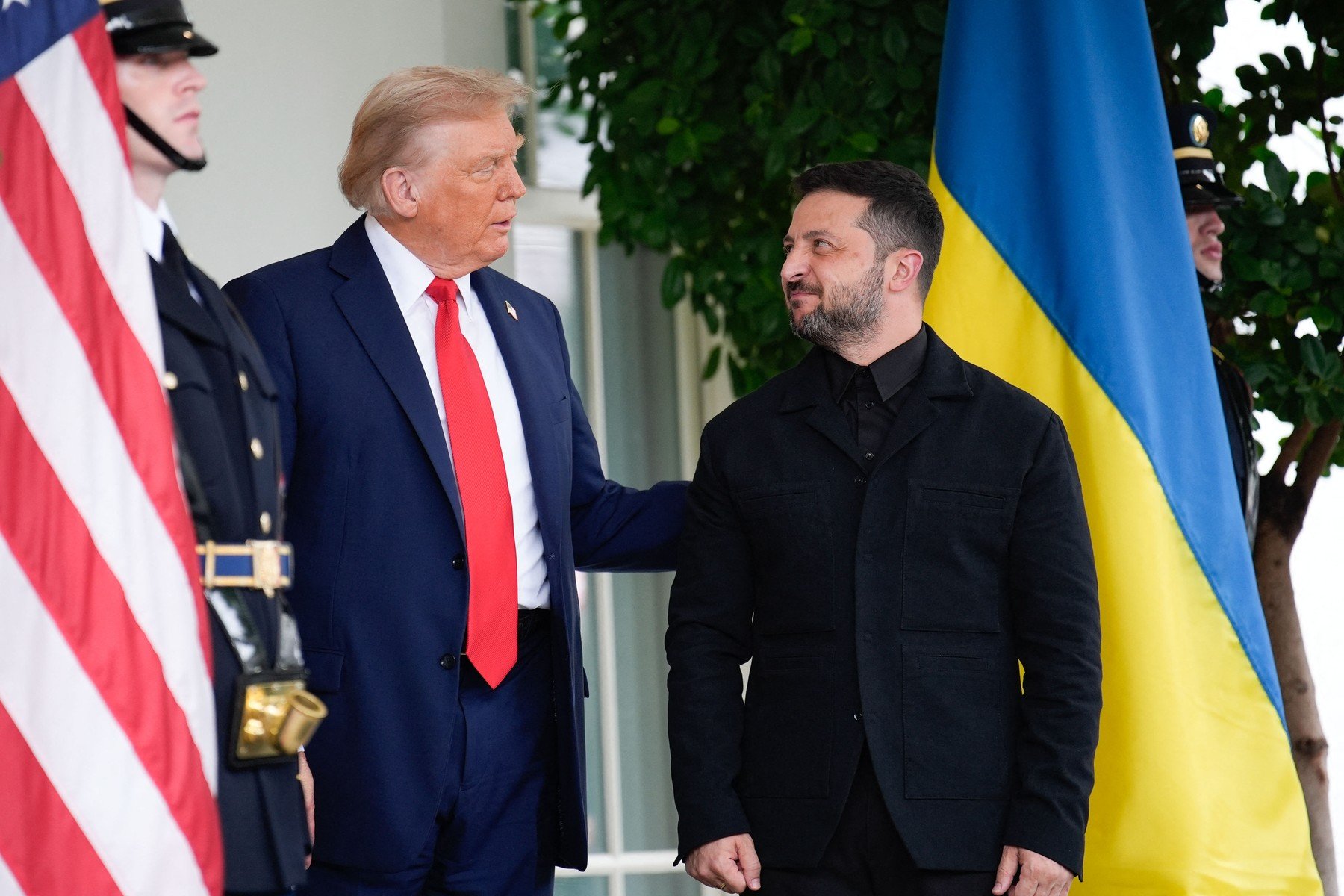 Președintele Zelenski cere garanții de securitate pe termen lung pentru Ucraina, în contextul războiului cu Rusia Președintele Ucrainei, Volodimir Zelenski, a lansat recent un apel pentru obținerea unor garanții solide de securitate de lungă durată din partea Statelor Unite, în condițiile în care actualele angajamente internaționale par insuficiente în fața unui conflict prelungit cu Rusia