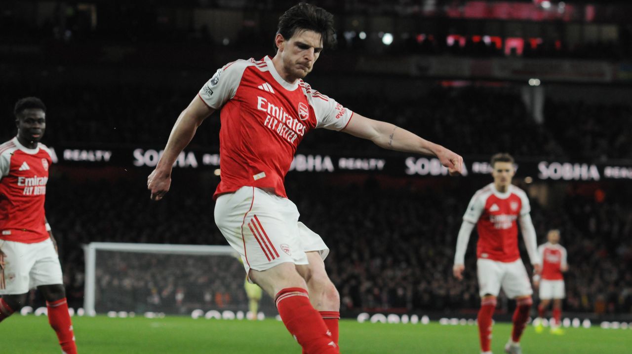 Arsenal își continuă ascensiunea în Premier League Arsenal și-a consolidat poziția de lider în Premier League după o victorie concludentă pe teren propriu, în fața rivalilor de la Everton