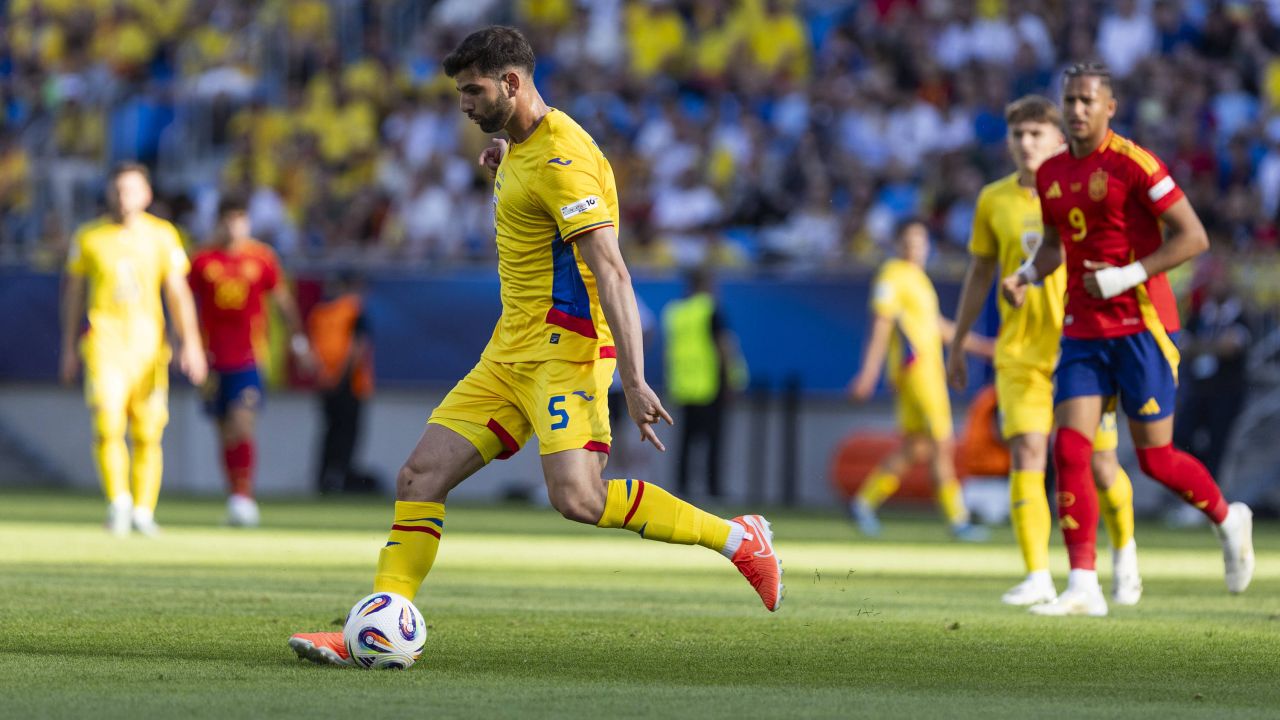 România își joacă ultima carte pentru Cupa Mondială 2026 România se află la un pas de a-și transforma visul în realitate, având în vedere că mai are o singură șansă de a obține biletul pentru Cupa Mondială din 2026: barajul programat în luna martie