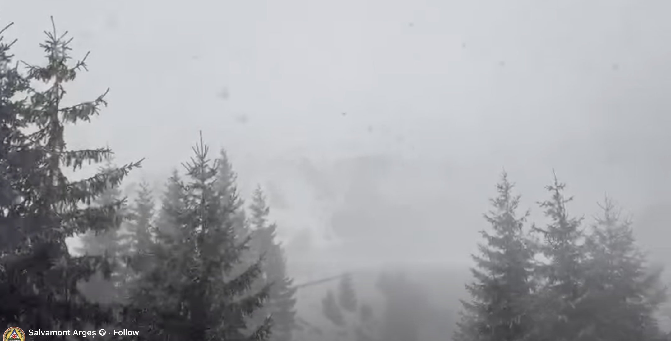 Patru persoane din Moldova, blocate în refugiul Călțun în timp ce mergeau spre vârful Negoiu, iar salvamontul nu poate interveni până luni dimineața din cauza vremii nefavorabile