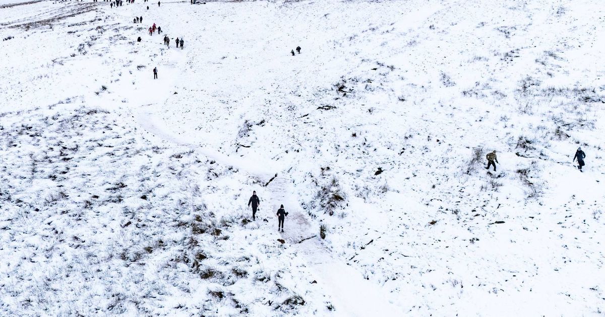 Nevoile vecinilor noștri și impactul asupra Irlandei Irlanda se află pe cale de a simți efectele unei posibile ierni extrem de dure, dat fiind că meteorologii britanici prevăd o reacție similară cu „Bestia din Est” din 2018