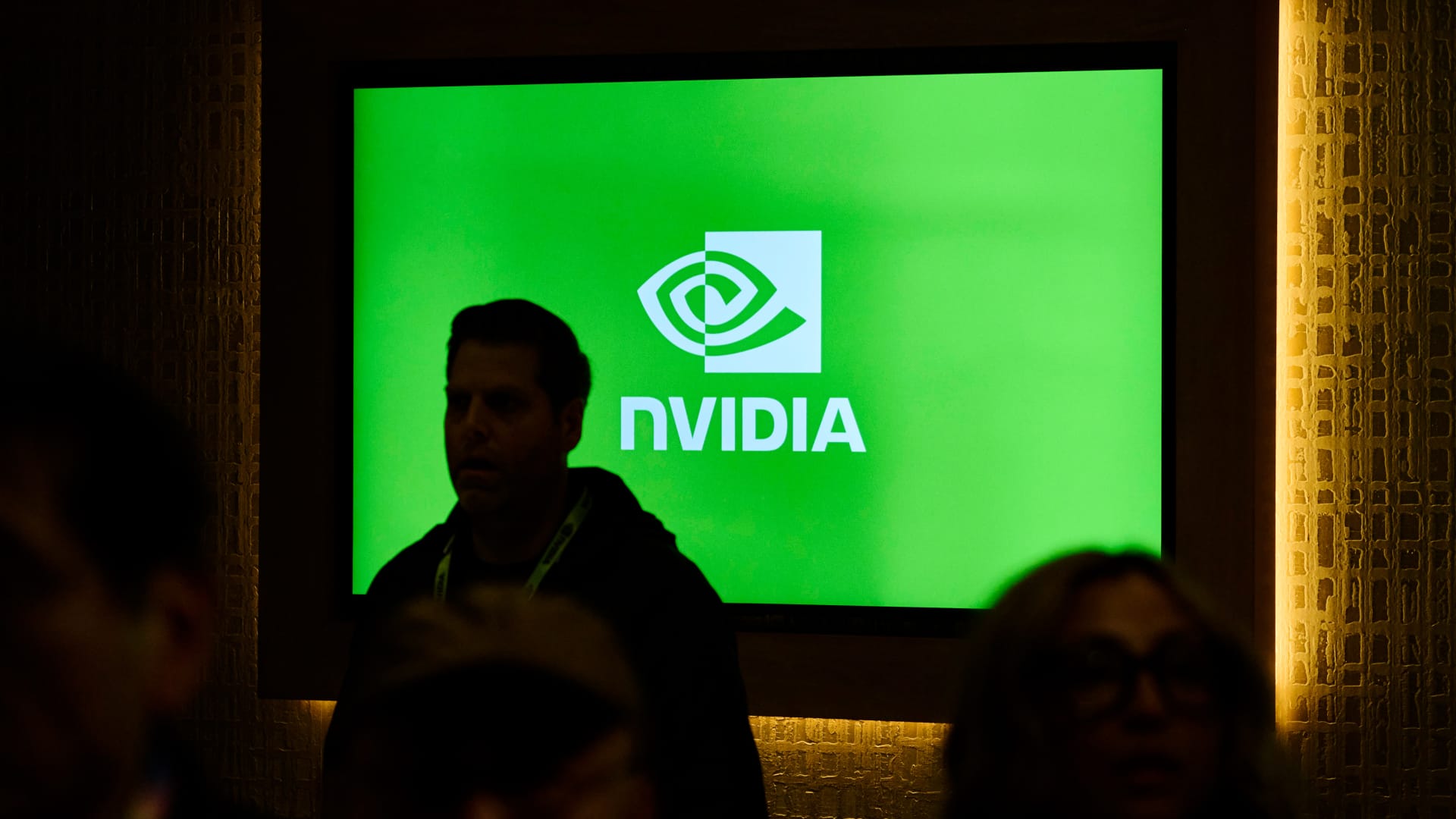 Persis Drell renunță la funcția de director la Nvidia: O nouă etapă profesională Persis Drell, director la Nvidia și profesor de inginerie la Universitatea Stanford, și-a anunțat demisia după mai bine de un deceniu petrecut în conducerea companiei