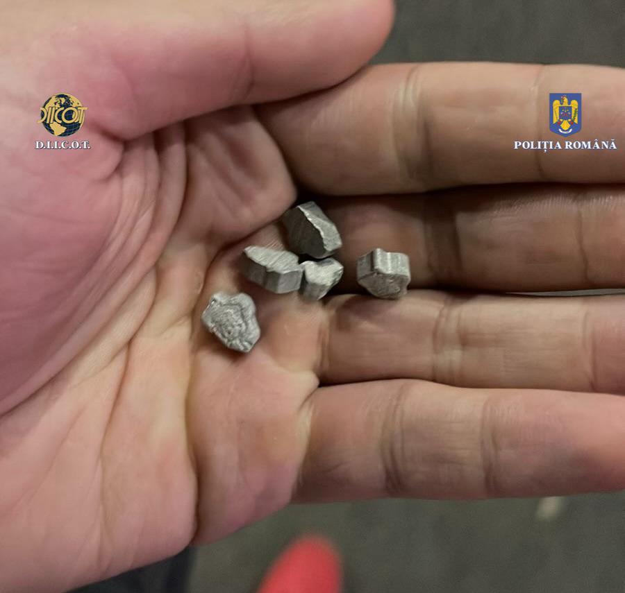 Centrele de sănătate mintală, insuficiente pentru combaterea consumului de droguri, avertizează specialiștii Tranziția responsabilităților din domeniul prevenției consumului de droguri de la fostele centre județene antidrog către centrele de sănătate mintală ridică semne de întrebare legate de eficiența și capacitatea acestor facilități de a face față unei probleme atât de complexe