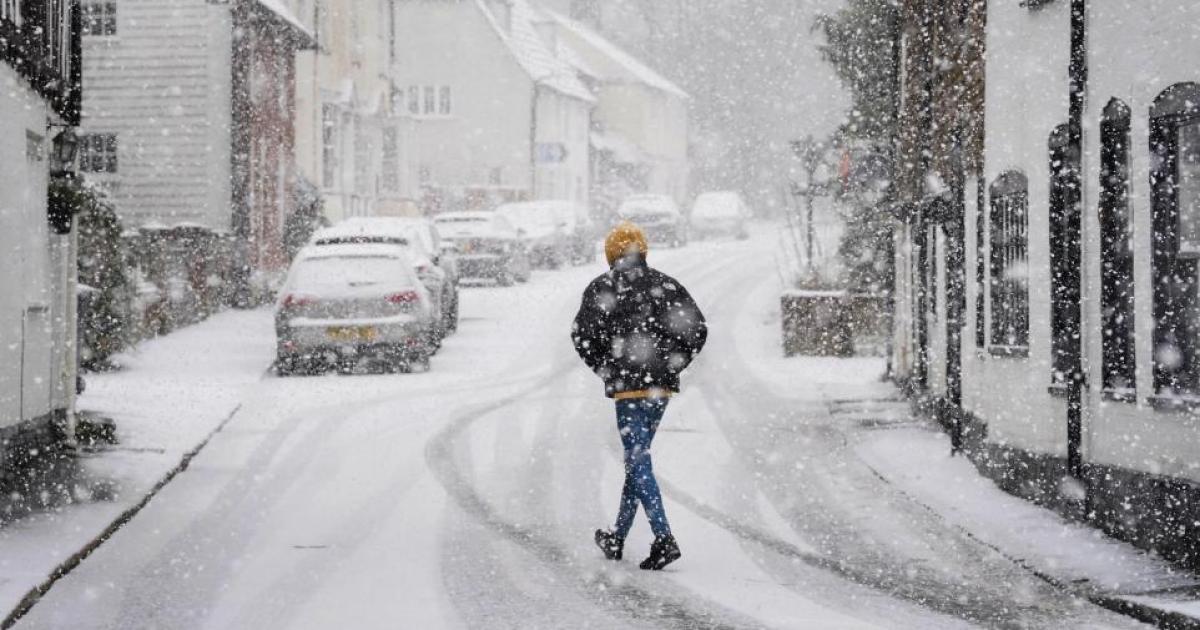 Avertizare de ninsoare în nord-vestul Angliei Meteorologii de la Met Office au emis o avertizare privind ninsoarea pentru zona Runcorn și Widnes, valabilă între ora 15:00 de duminică și ora 12:00 luni