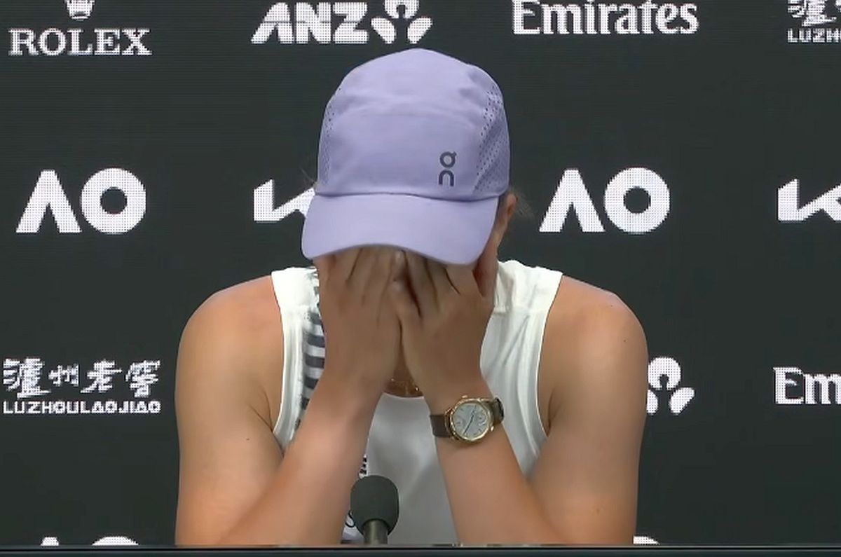 „Nu în fișa postului: Cum umorul m-a transformat în memă”