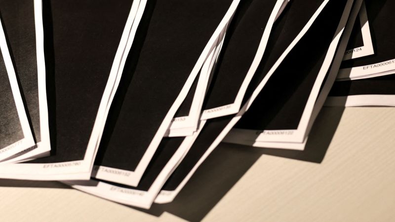 2025-12-19t230319z-1099847490-rc2yjiay5a6z-rtrmadp-3-usa-trump-epstein-files.JPG - ReporterUrban