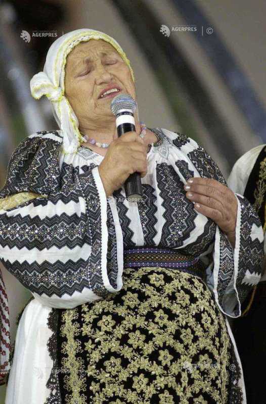 „Mehedinți: Rapsodul Domnica Trop, ‘privighetoarea’ de la marginea lumii, a murit”