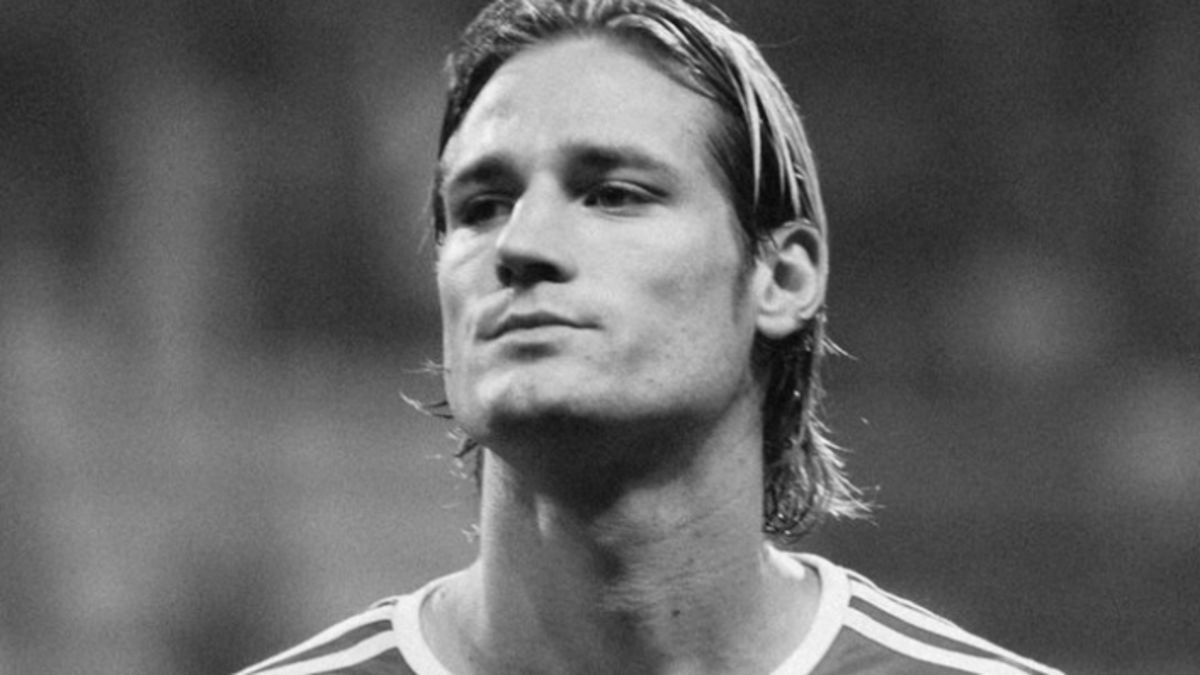 “O último sorriso de Fehér foi há 22 anos”. As homenagens ao antigo jogador do Benfica