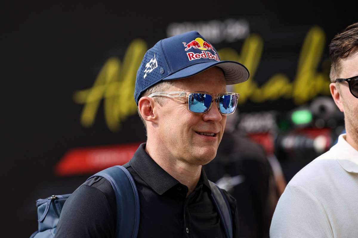 Victorie suedeză și spaniolă în prologul Dakar 2026 Sâmbătă, 30 septembrie 2026, la Yanbu în Arabia Saudită, Mattias Ekström, pilot suedez de la Ford, și tânărul spaniol Edgar Canet de la KTM au cunoscut glorie, câștigând prologul prestigioasei competiții Dakar