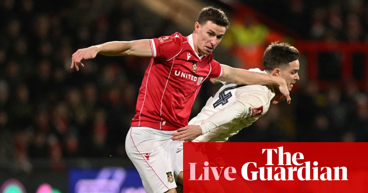 Wrexham și Nottingham Forest își dispută calificarea în FA Cup la Racecourse Wrexham a debutat cu entuziasm în confruntarea din FA Cup, întâlnind pe teren propriu echipa Nottingham Forest