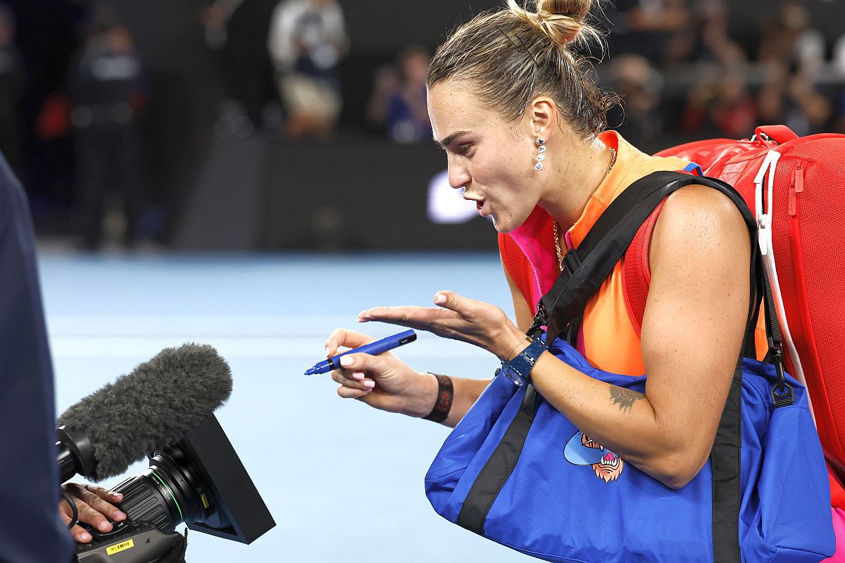 Aryna Sabalenka, în finala Australian Open după o victorie concludentă cu Elina Svitolina Aryna Sabalenka, jucătoarea originară din Belarus și actualmente numărul 1 mondial WTA, a reușit să se califice în finala Australian Open 2026, după o victorie impresionantă în fața Elinei Svitolina, scor 6-2, 6-3