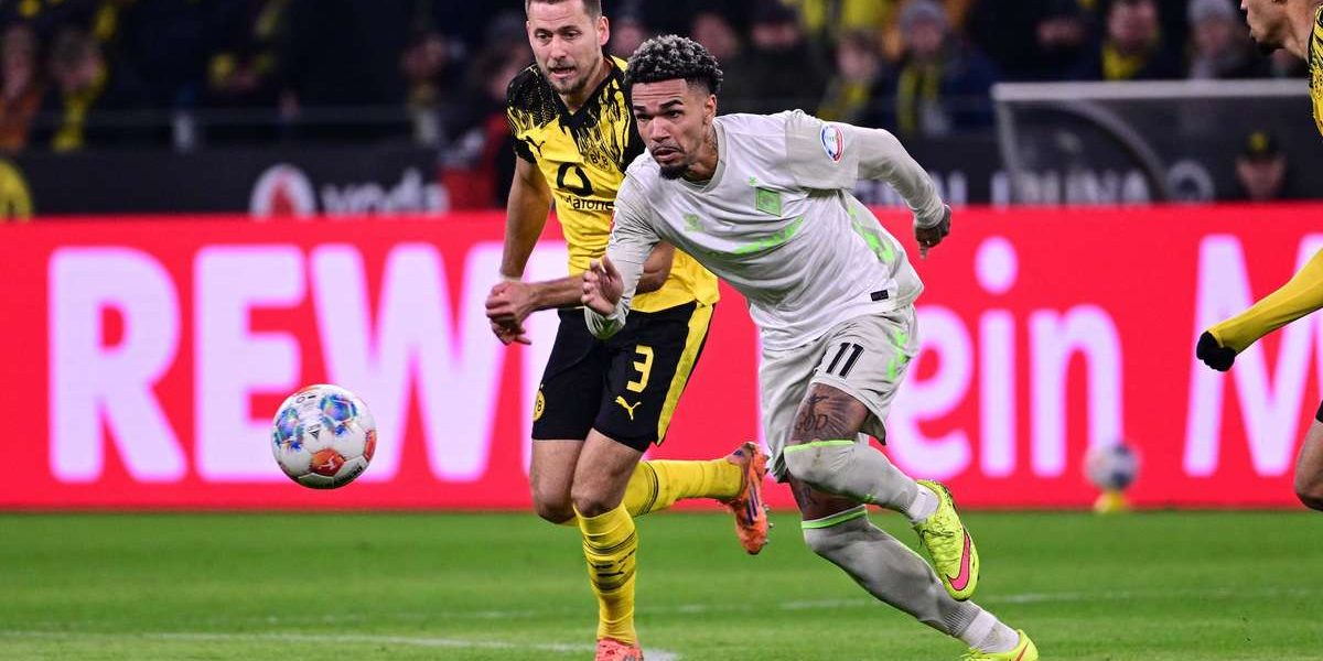 41112275-trotz-einer-ordentlichen-leistung-verliert-werder-bremen-um-justin-njinmah-rechts-deutlich.jpeg - ReporterUrban