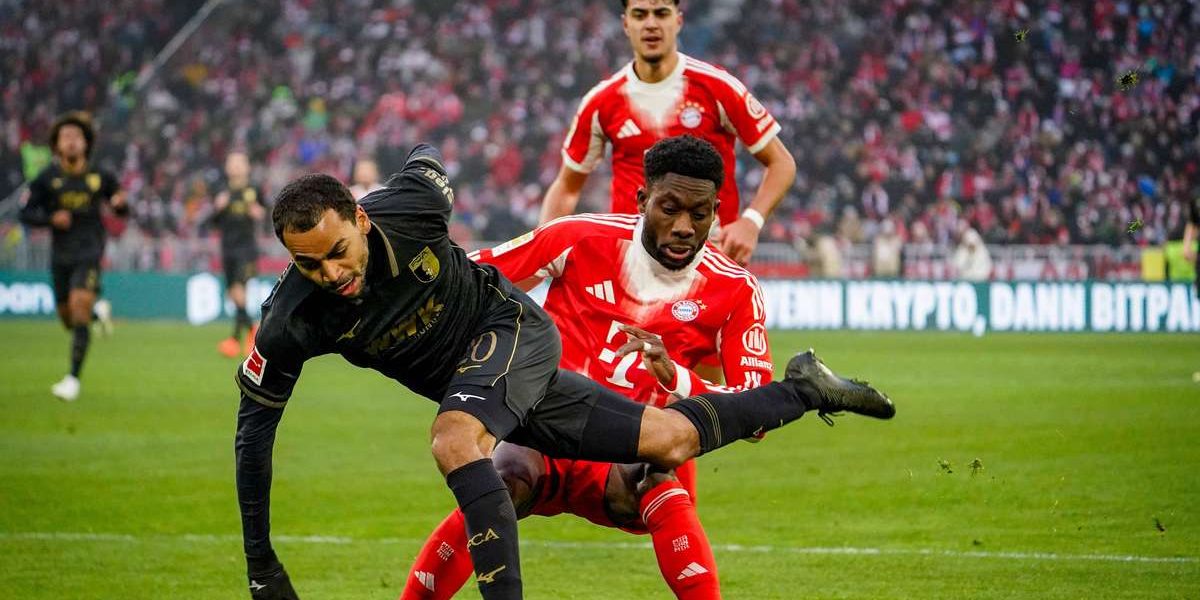 41268426-alphonso-davies-gegen-augsburg-3jef.jpg - ReporterUrban