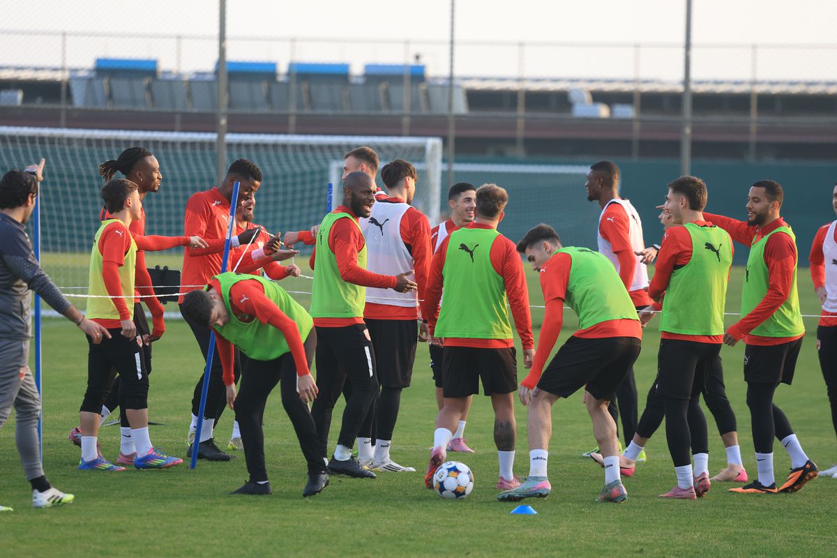 Dinamo își schimbă fața: Plecări și sosiri spectaculoase pe piața transferurilor Dinamo București a anunțat astăzi despărțirea de cipriotul Charalampos Kyriakou, deschizând astfel drumul pentru noi transferuri