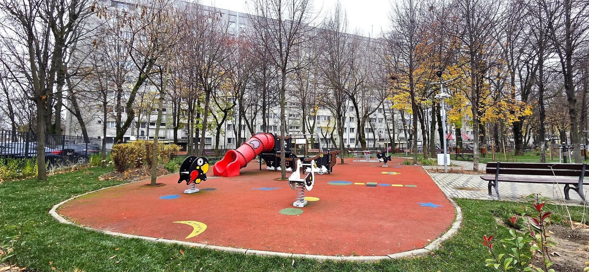Contract de aproape 2 milioane euro pentru întreținerea locurilor de joacă și terenurilor sportive din Sectorul 1