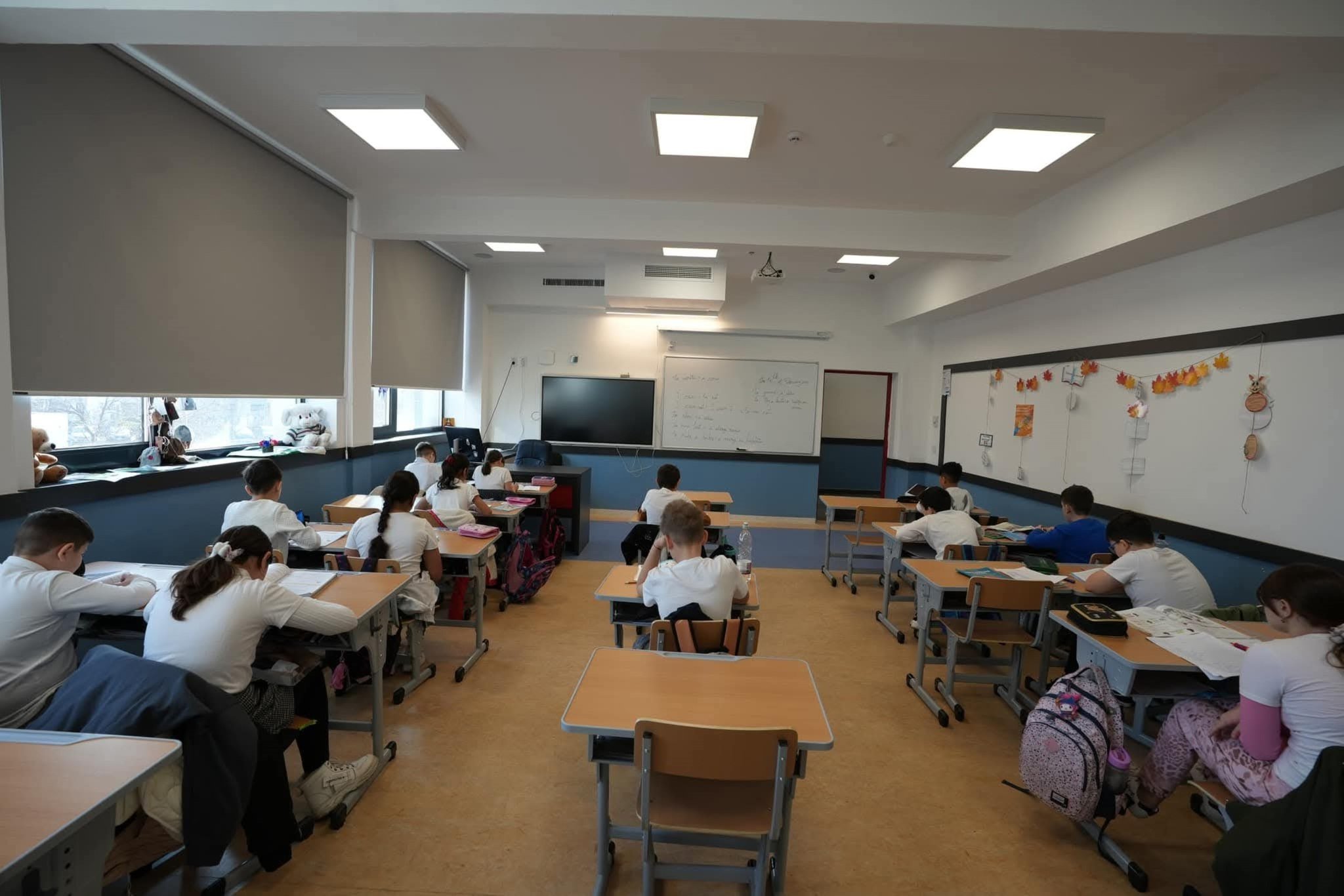 Programul „Școală după Școală” revine în Sectorul 3, dar fără asigurarea hranei pentru elevi Tensiuni și controverse au fost generate în ultimul timp de anunțul primăriei Sector 3 privind suspendarea programului „Școală după Școală” pentru anul 2026, motivată de lipsa fondurilor