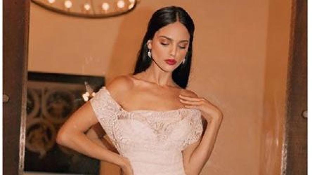 Eiza González, în mijlocul unei controverse după concertul lui Bad Bunny Eiza González a devenit subiect de discuție intensă pe rețelele sociale după ce un videoclip cu ea dansând alături de Diego Boneta la concertul lui Bad Bunny din Ciudad de Mexico a devenit viral
