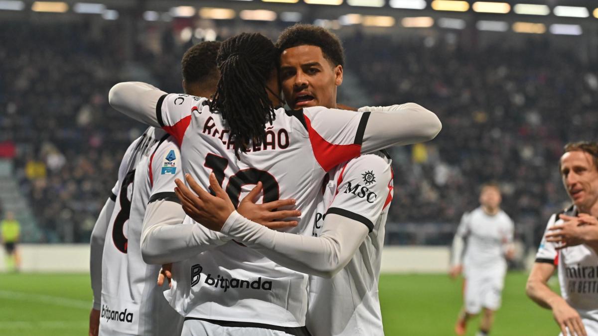Leao aduce victoria Milanei în fața Cagliari, scor 1-0