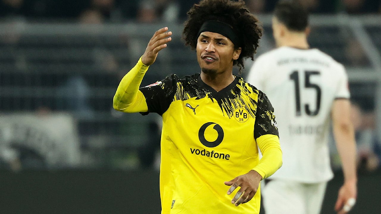 Zoff-Garantie: Pasiunile în stadionul din Frankfurt se aprind înaintea meciului cu Borussia Dortmund În această seară, Eintracht Frankfurt se pregătește să înfrunte Borussia Dortmund pe teren propriu, însă tensiunea a atins deja cote alarmante înainte de fluierul de început