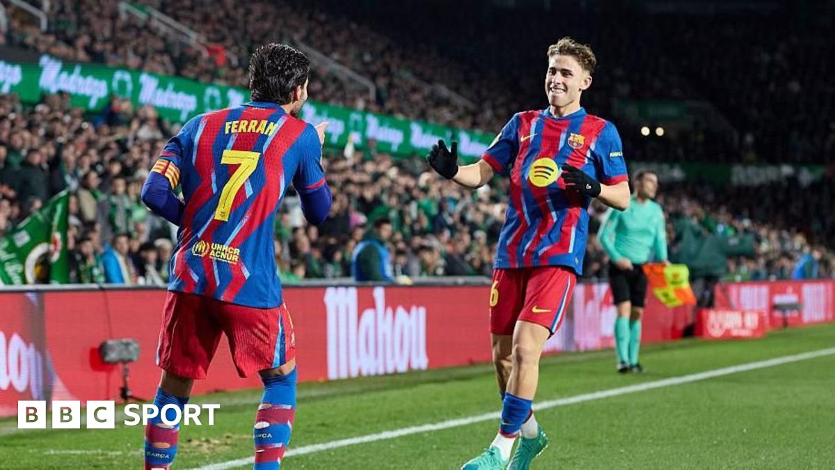 Barcelona se impune greu în fața lui Racing Santander și avansează în sferturile Cupei Regelui FC Barcelona a reușit să depășească un meci dificil în cadrul optimilor de finală ale Cupei Regelui, învingând echipa de liga a doua, Racing Santander, cu 2-0