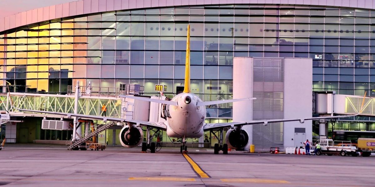 Aeroporturile-Otopeni-si-Baneasa.jpg - ReporterUrban