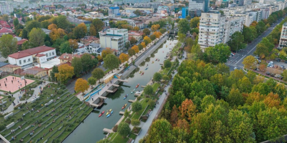 Albia-betonata-a-Dambovitei-coridor-verde-albastru.jpg - ReporterUrban