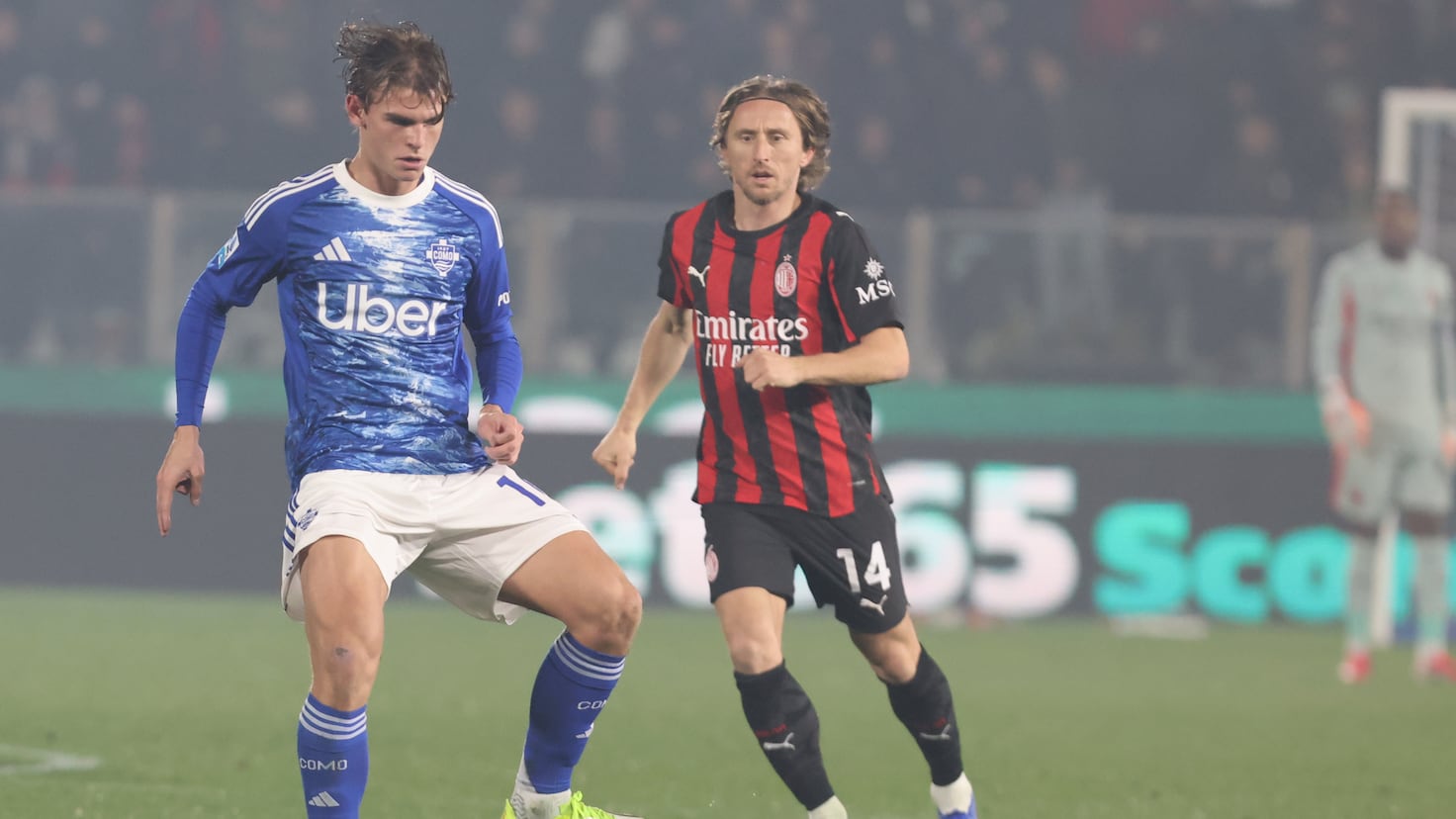 Milan obține prima victorie în deplasare al sezonului Milan a reușit să spargă gheața în seria de meciuri dificile din acest sezon, învingând echipa lui Cesc Fàbregas, Como, cu 3-1