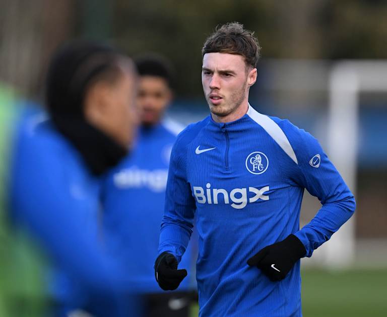 Palmer absent din lotul lui Chelsea înainte de confruntarea cu Pafos Liam Rosenior, antrenorul echipei Chelsea, a anunțat că mijlocașul Cole Palmer nu va face parte din lotul pentru meciul din această seară cu Pafos, din Liga Campionilor