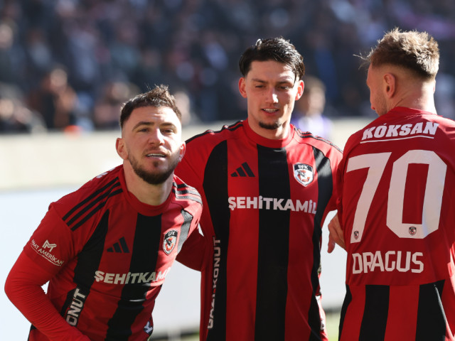 Denis Drăguș, pasă de gol pentru Deian Sorescu