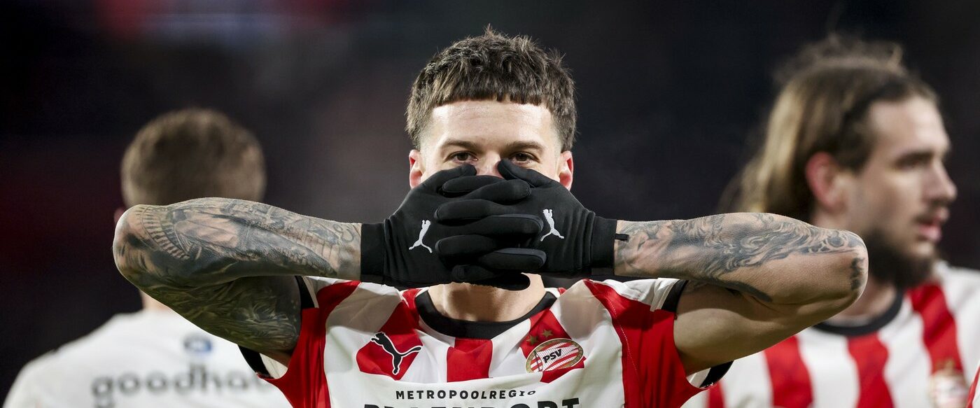 Dennis Man lovește ca fulgerul: românul a marcat din nou pentru PSV și devine un superstar în Olanda cu fiecare meci care trece! În confruntarea din Cupa Olandei, echipa lider din Eredivisie s-a impus fără probleme în fața celor de la Den Bosch, cu un scor impresionant de 4-0