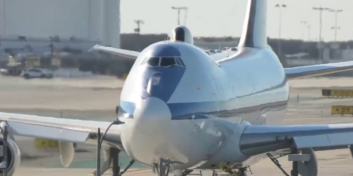 „Avionul apocalipsei”, E-4B Nightwatch, a aterizat pentru prima oară pe un aeroport civil, atrăgând atenția analiștilor