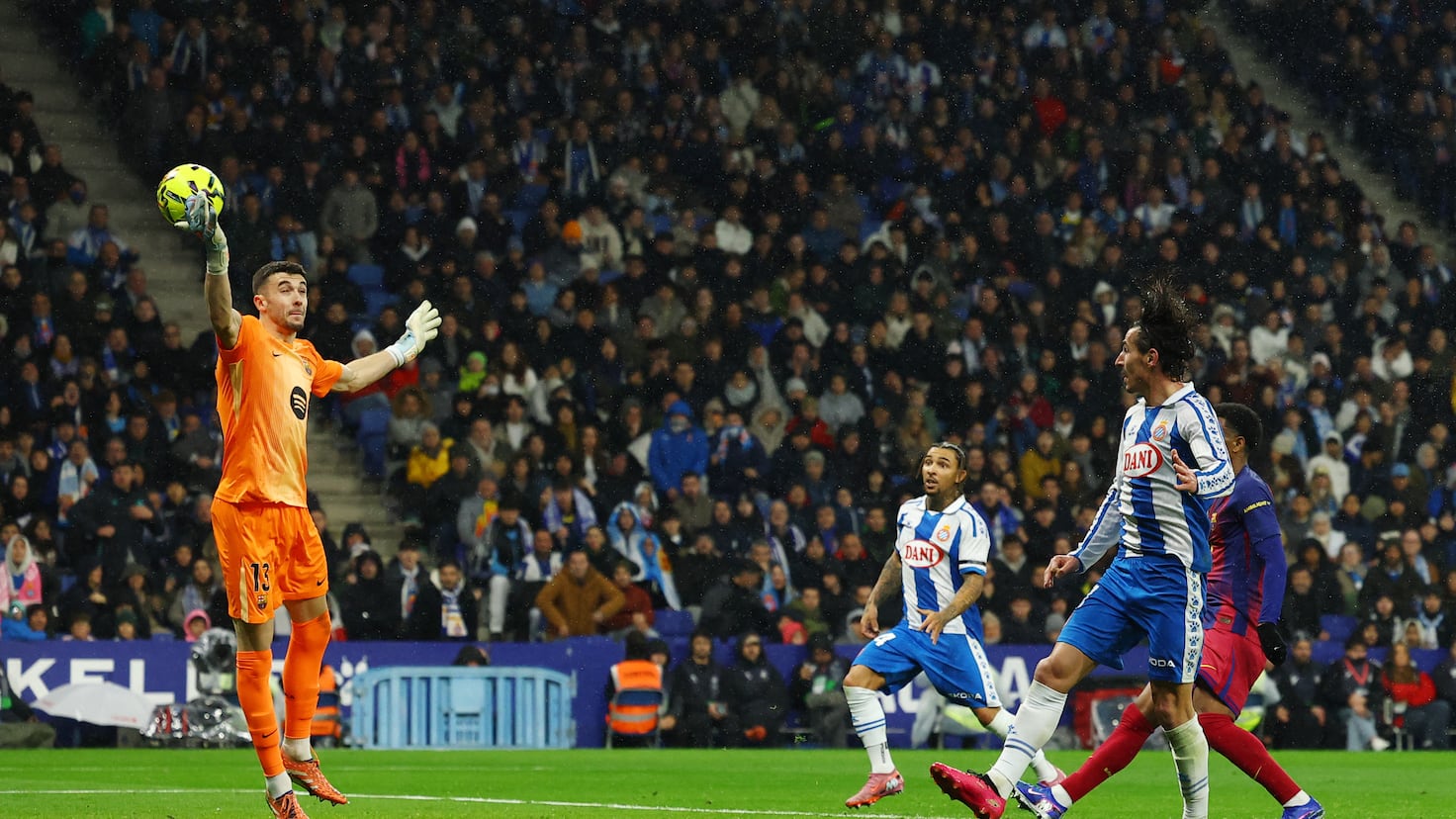 Barça înfruntă Espanyol cu un avantaj de 10 ori mai mare Barcelona s-a impus în fața rivalilor de la Espanyol într-un mod categoric, valorile echipelor fiind la antipod