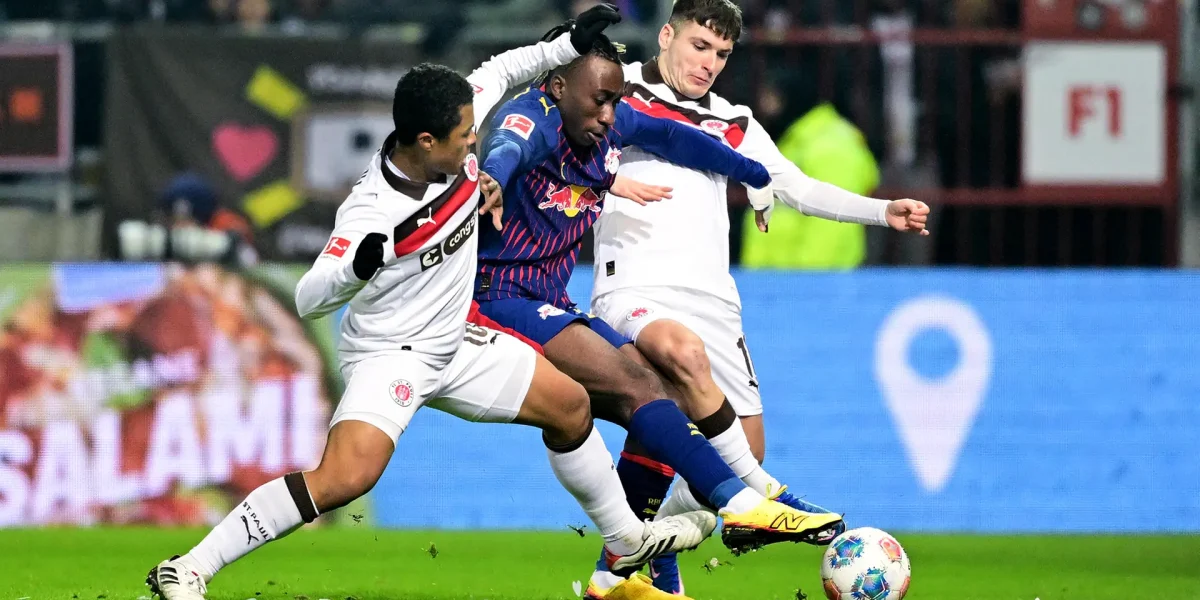 FC St. Pauli mit spätem Punktgewinn gegen Leipzig