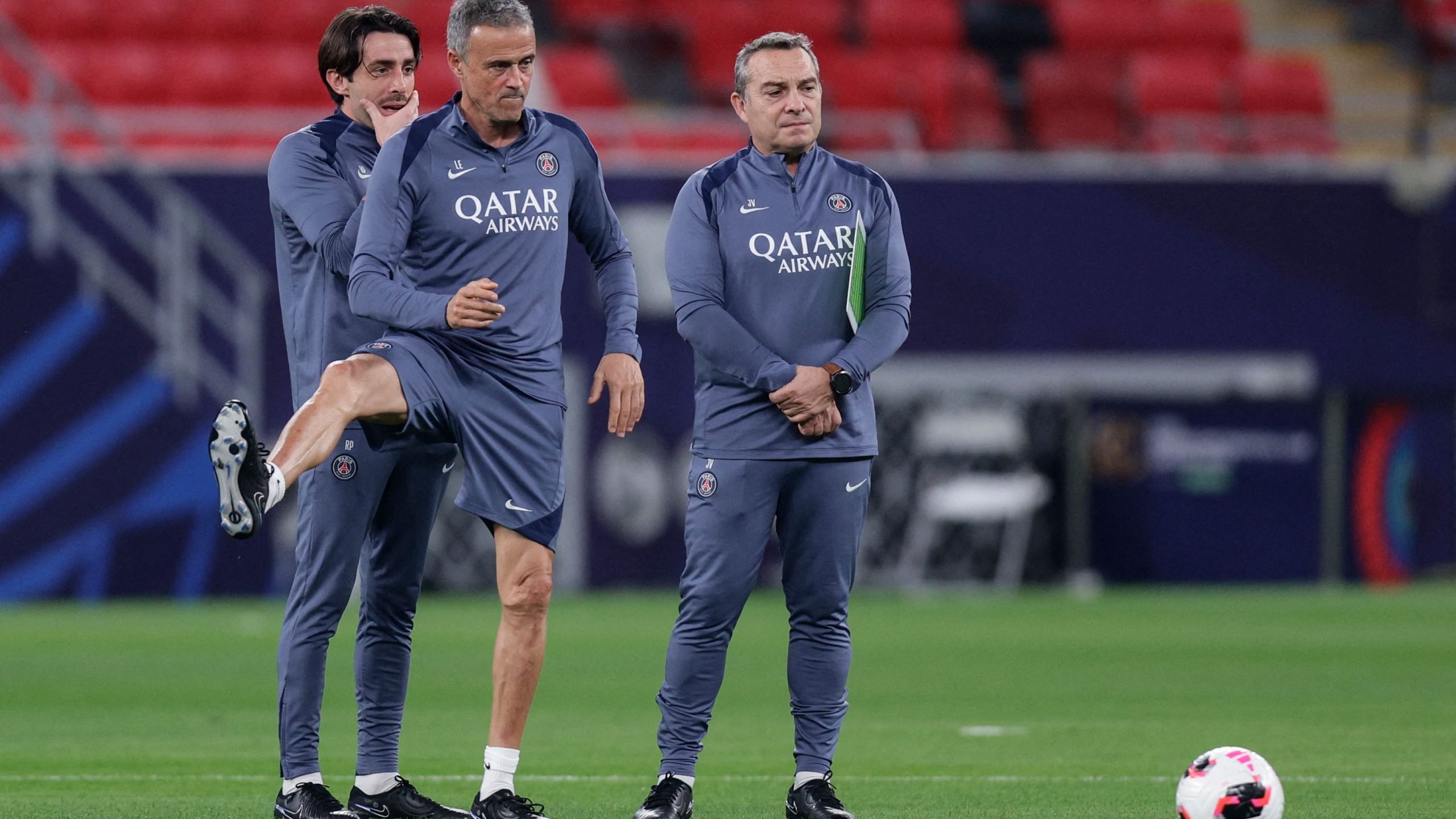 Lucas Chevalier își recâștigă locul de titular la Paris Saint-Germain Lucas Chevalier va reveni în postura de portar titular pentru Paris Saint-Germain (PSG) în meciul de sâmbătă contra PFC