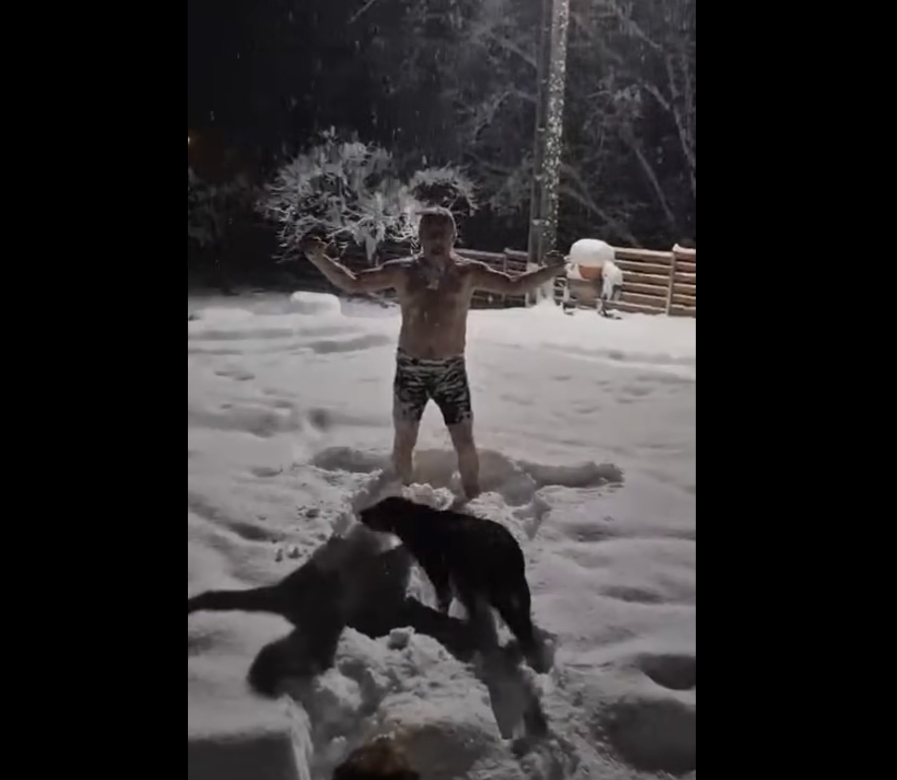 Liberalul hunedorean Lucian Heiuș, fostul șef al Agenției Naționale de Administrare Fiscală (ANAF) și actual angajat al Curții de Conturi, și-a devenit brusc viral pe rețelele sociale după ce a fost fotografiat în cele mai neașteptate condiții