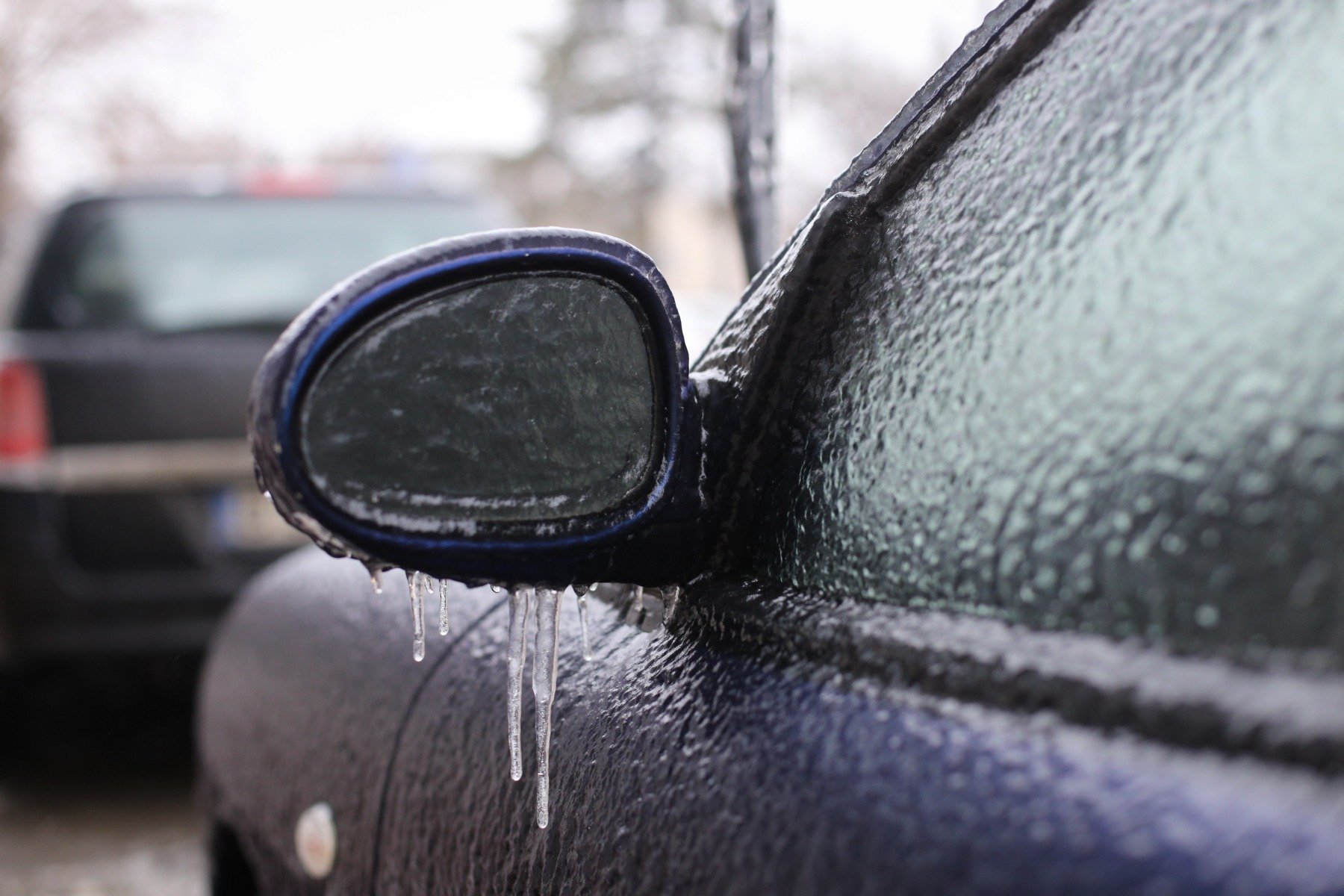 Capitala și mai multe județe din țară, inclusiv Zonele din jurul Bucureștiului, sunt sub avertizare de cod galben pentru ploi și polei, în această dimineață, odată cu intensificarea manifestărilor meteologice