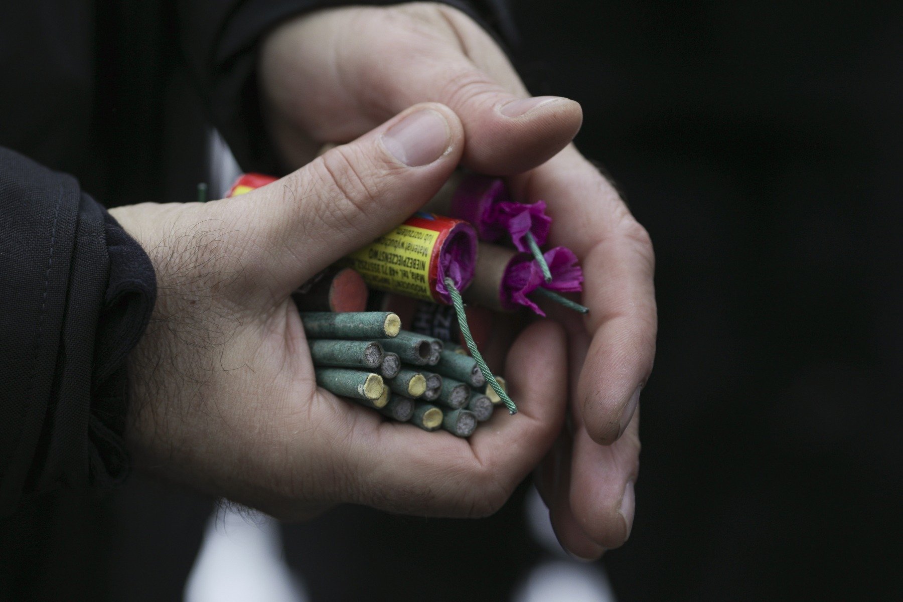 Un adolescent român de 17 ani se află în stare critică în Italia, după ce o petardă a explodat în apropierea sa în noaptea de Revelion, provocându-i răni grave și amputarea mâinii stângi