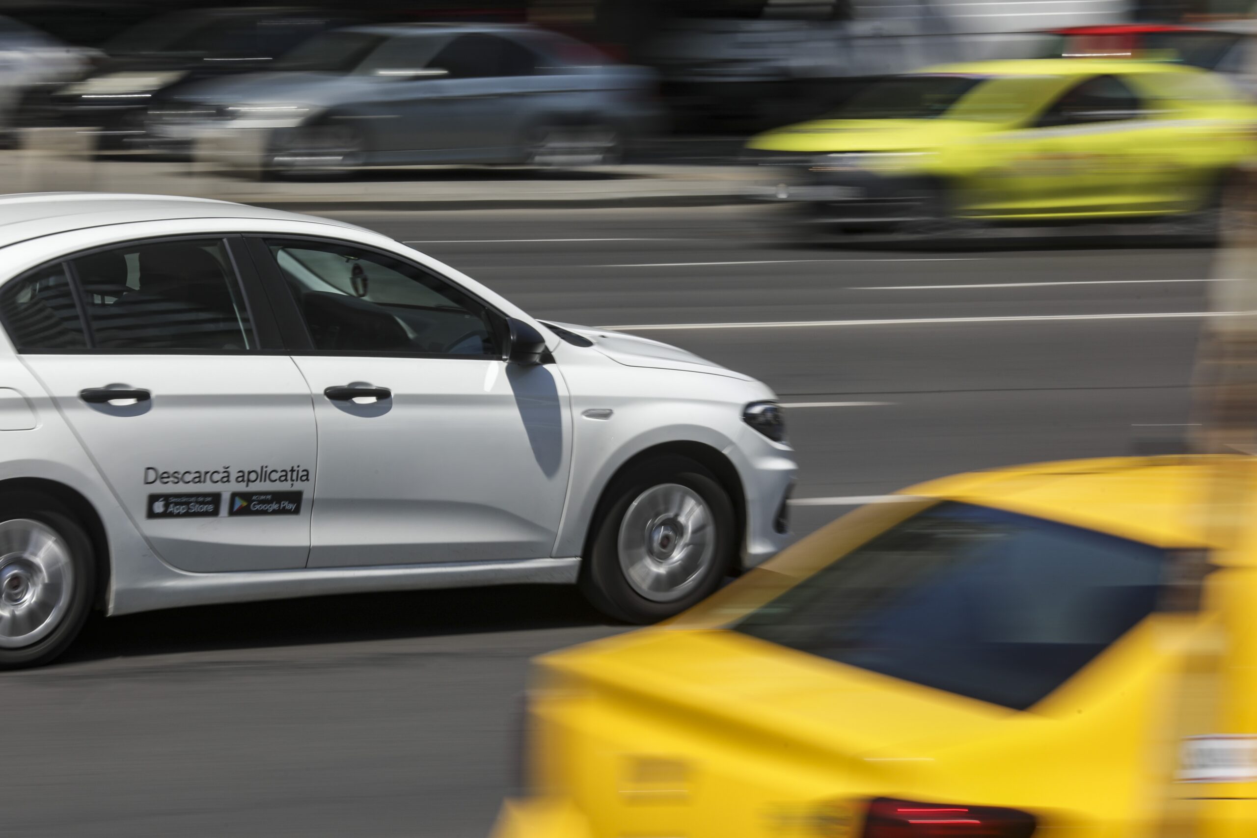 Controlul Brigăzii Rutiere București evidențiază probleme grave în transportul public alternativ Autoritățile din București continuă să își întărească eforturile pentru a asigura siguranța și legalitatea în domeniul transporturilor, iar ultimele verificări ale Brigăzii Rutiere demonstrează că problemele persistă, în special în sectorul taxiurilor și transportului alternativ