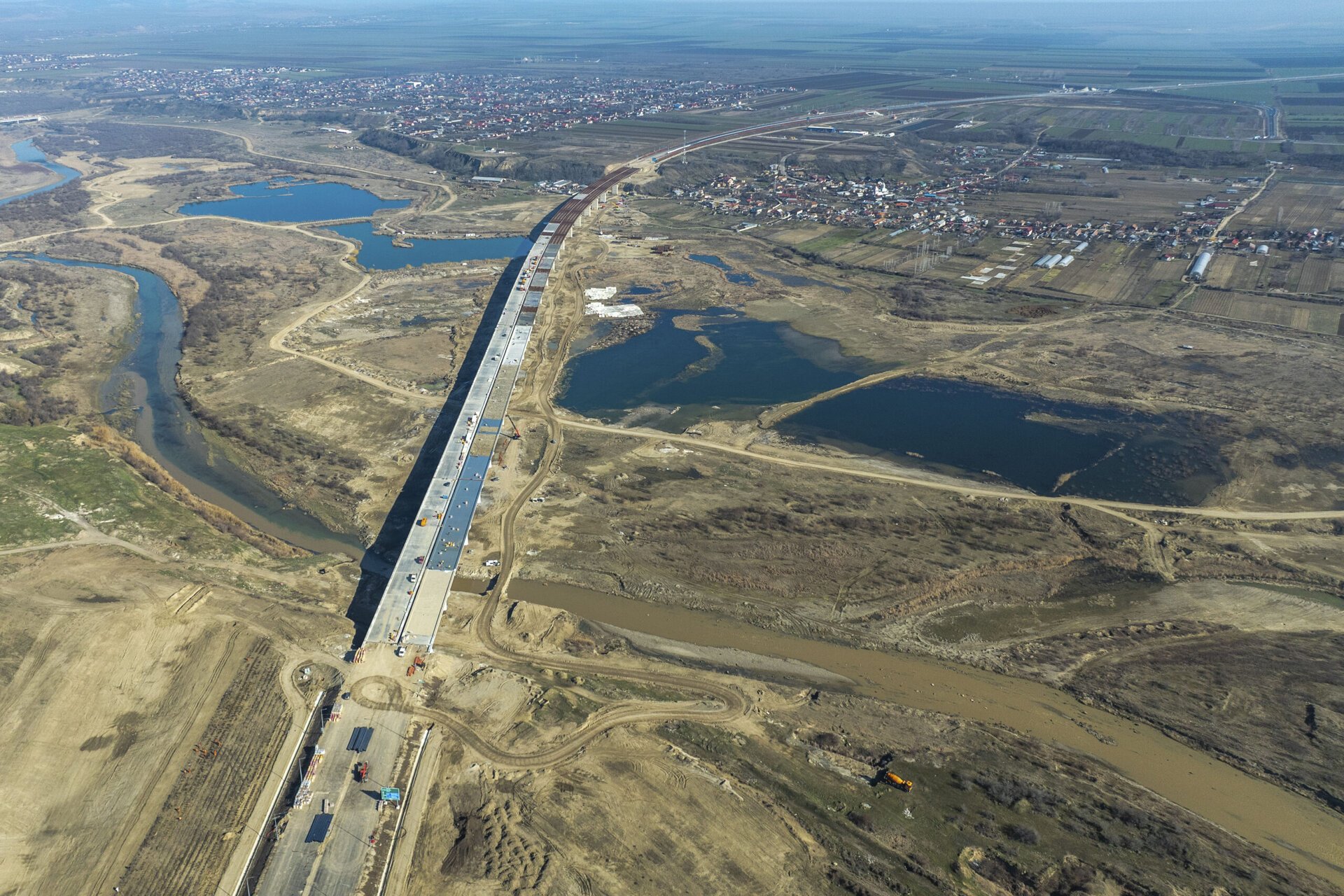 Autostrada Moldovei, un proiect de infrastructură esențial pentru dezvoltarea regiunii, întâmpină probleme tehnice majore la un an de la inaugurarea primului tronson