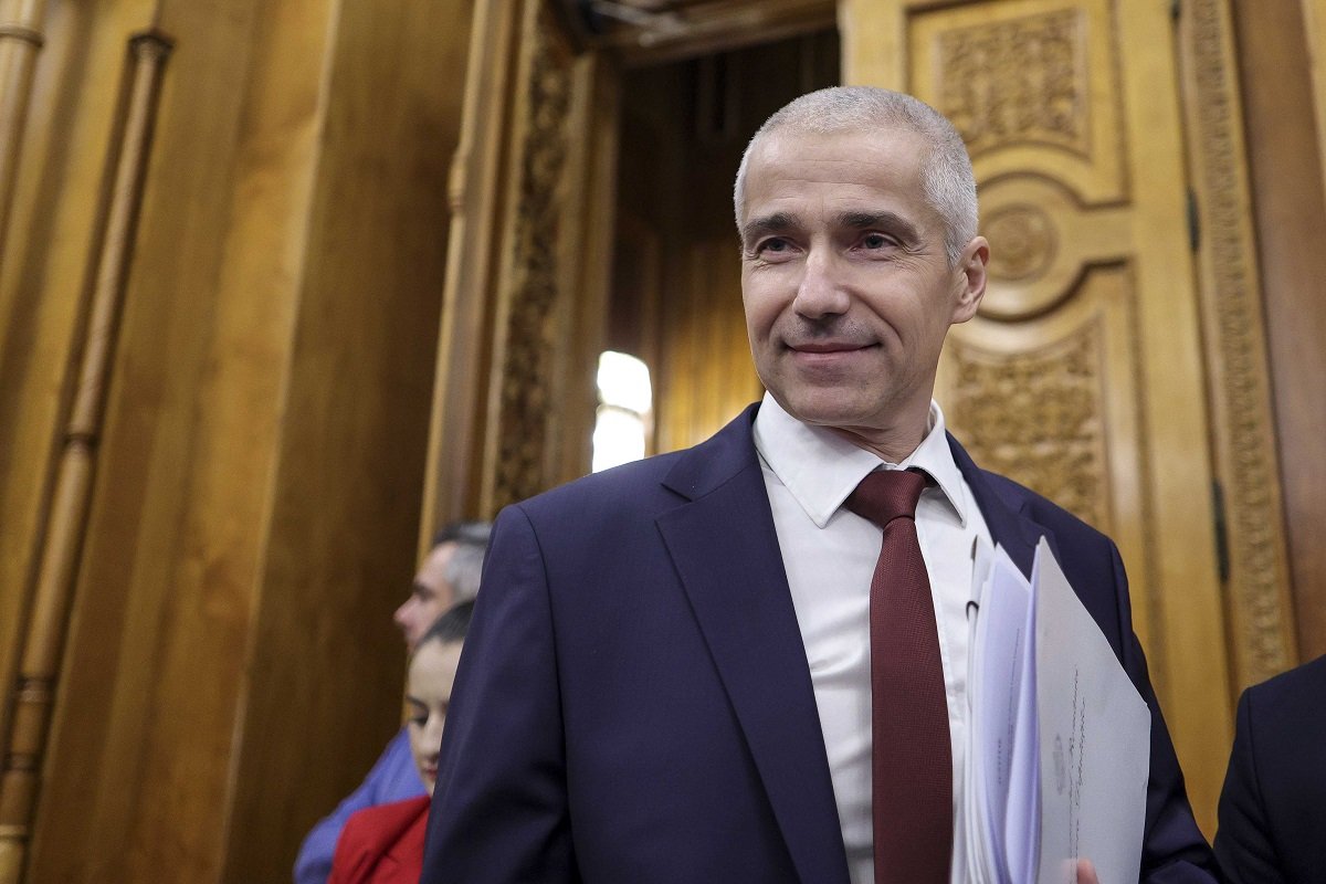 Evadare de la Rahova: lipsa resurselor de pază, o problemă cronică a sistemului penitenciar românesc Evadarea unui deținut de cetățenie turcă de la Penitenciarul Rahova, marcată de o amplă mobilizare a autorităților și un val de întrebări legate de siguranța celor aflați în penitenciar, a readus în discuție problemele structural ale sistemului penitenciar din România