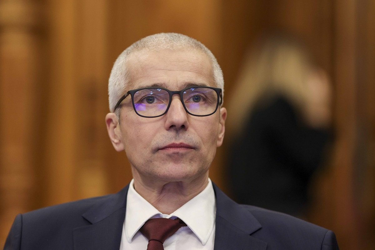 Ministrul Justiției anunță formarea unui grup de lucru pentru schimbarea legii privind răspunderea penală a minorilor, după crima din Timiș Situația alarmantă a rămas un subiect de dezbatere intensă în spațiul public după tragedia care a avut loc în Timiș, unde un băiat de doar 13 ani a fost implicat într-un act de violență soldat cu moartea victimei
