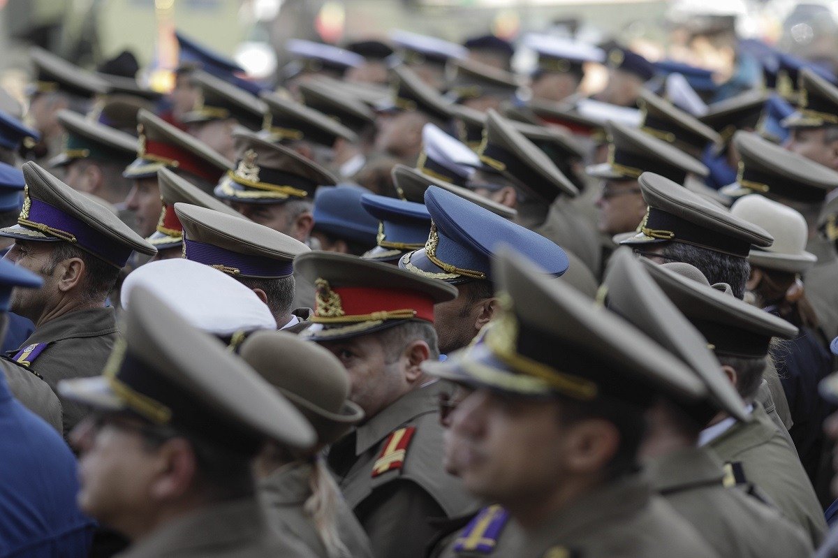 Ministrul Apărării Naționale dezminte drastically reducerile de pensii și modificările la criteriile de pensionare ale militarilor În contextul tensiunilor tot mai mari privind eventuale reforme în sistemul de pensii pentru personalul din domeniul apărării și siguranței, ministrul Apărării Naționale, Radu Miruță, a venit cu declarații ferme menite să liniștească așteptările și să calmeze spiritele