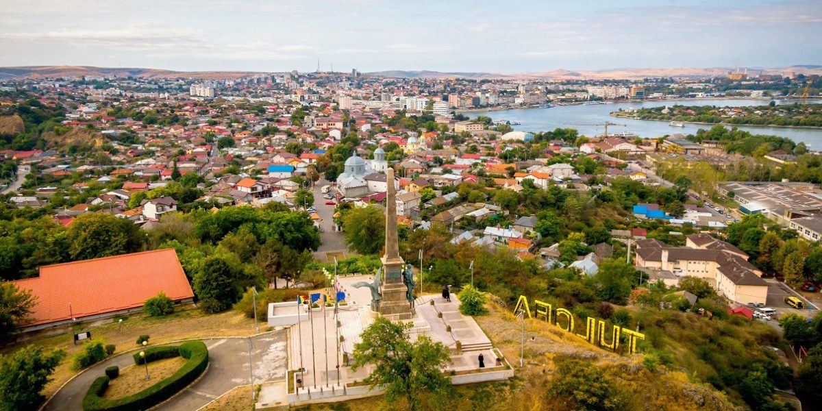 Municipiul-Tulcea-Privelistea-de-la-Monumentul-Independentei.jpg - ReporterUrban